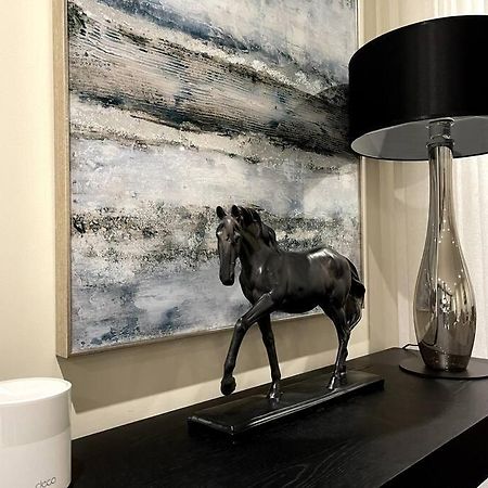 2Br Urban Vista Retreat Chcl F7 Lägenhet Chigwell Exteriör bild
