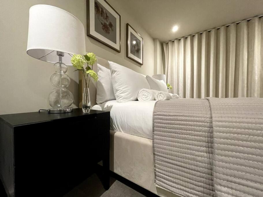 2Br Urban Vista Retreat Chcl F7 Lägenhet Chigwell Exteriör bild