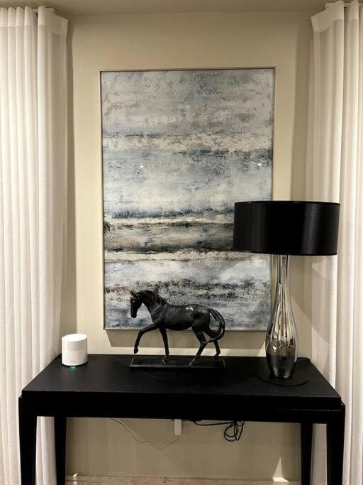 2Br Urban Vista Retreat Chcl F7 Lägenhet Chigwell Exteriör bild