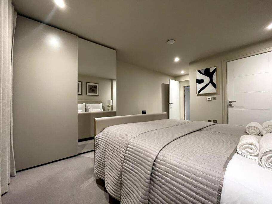 2Br Urban Vista Retreat Chcl F7 Lägenhet Chigwell Exteriör bild