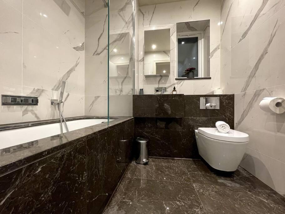 2Br Urban Vista Retreat Chcl F7 Lägenhet Chigwell Exteriör bild