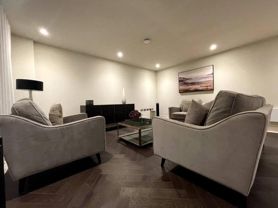 2Br Urban Vista Retreat Chcl F7 Lägenhet Chigwell Exteriör bild