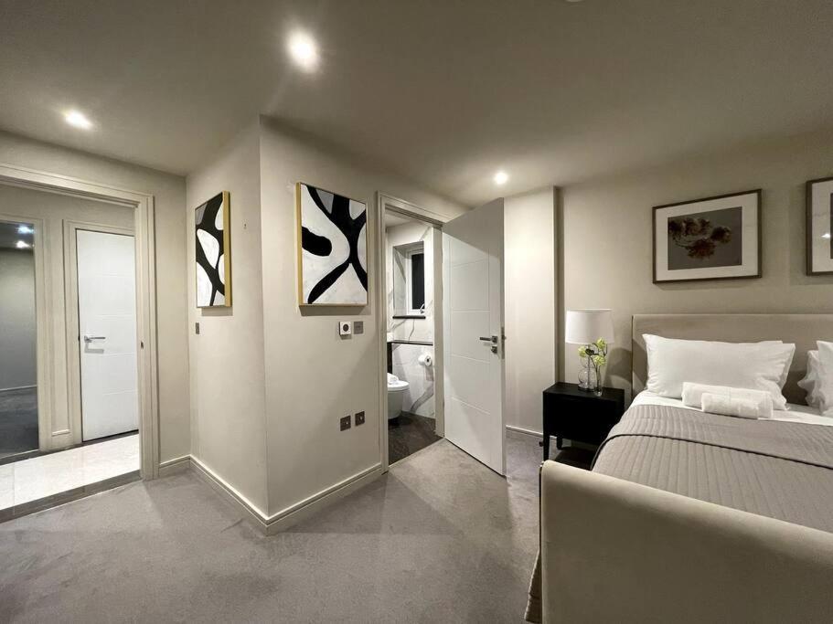 2Br Urban Vista Retreat Chcl F7 Lägenhet Chigwell Exteriör bild