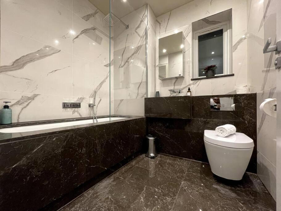 2Br Urban Vista Retreat Chcl F7 Lägenhet Chigwell Exteriör bild