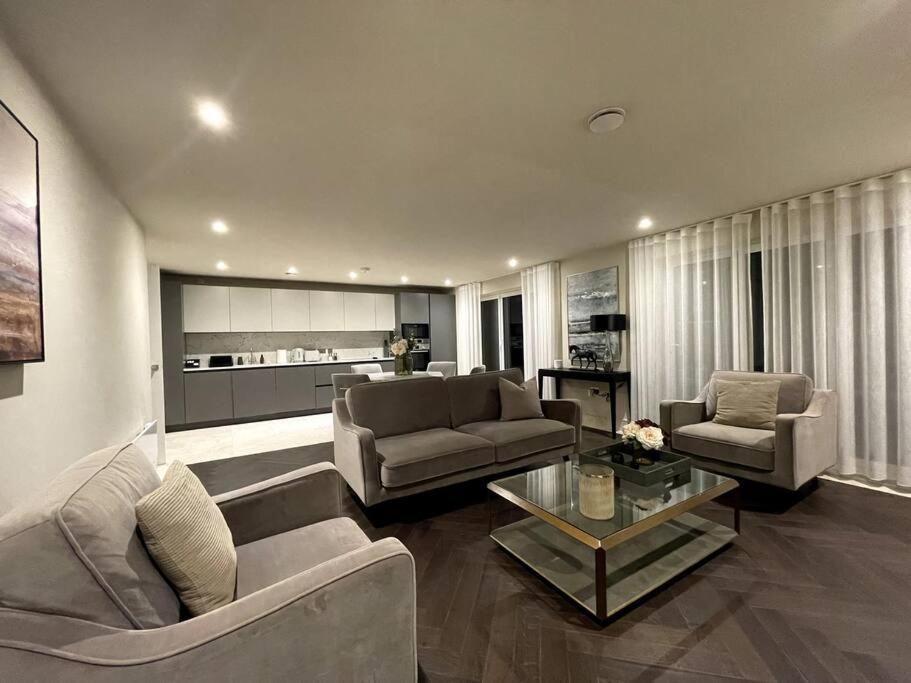 2Br Urban Vista Retreat Chcl F7 Lägenhet Chigwell Exteriör bild