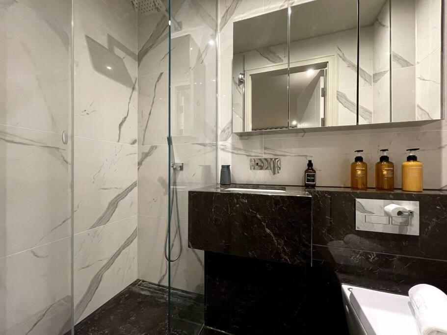 2Br Urban Vista Retreat Chcl F7 Lägenhet Chigwell Exteriör bild