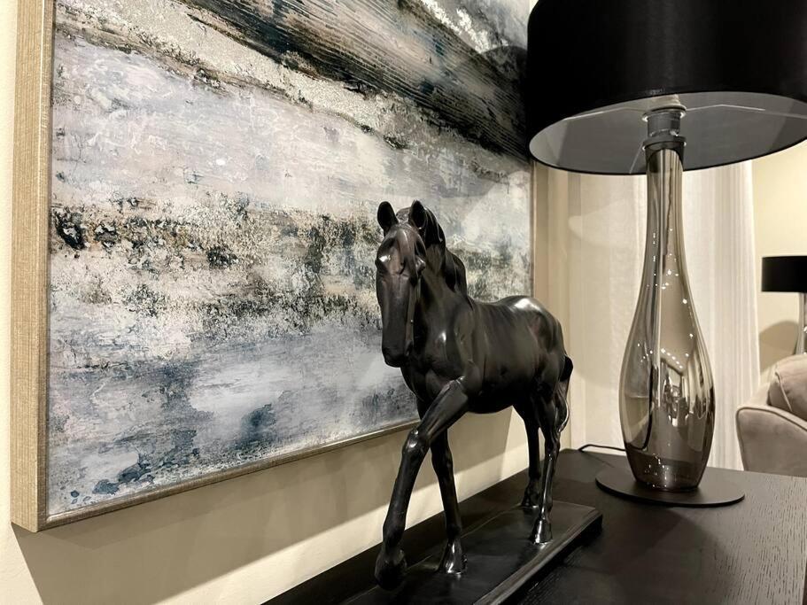 2Br Urban Vista Retreat Chcl F7 Lägenhet Chigwell Exteriör bild