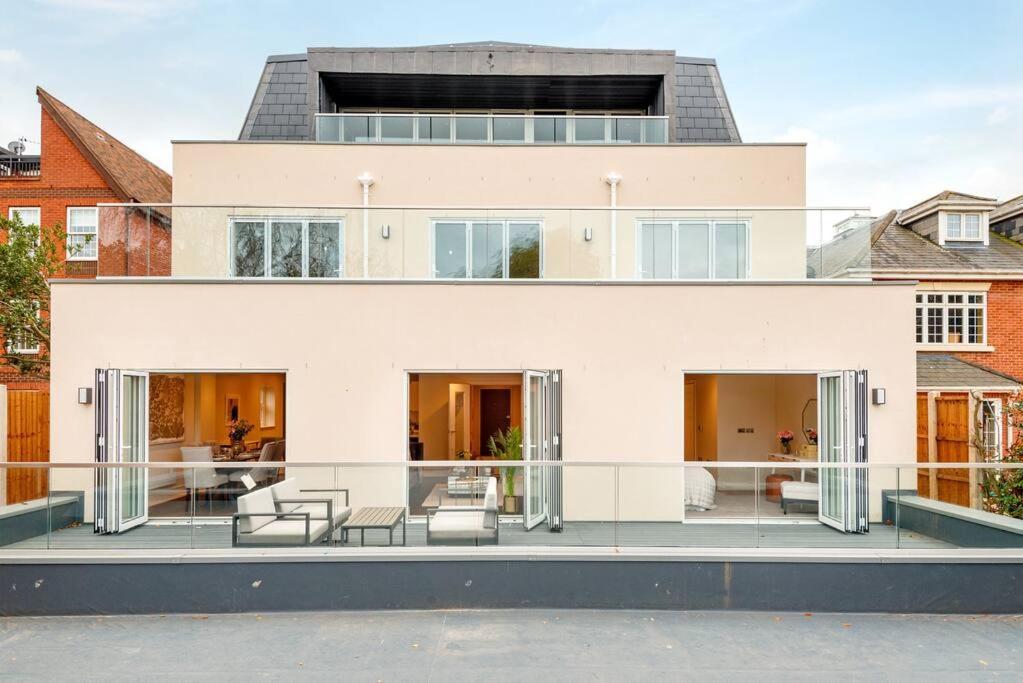2Br Urban Vista Retreat Chcl F7 Lägenhet Chigwell Exteriör bild