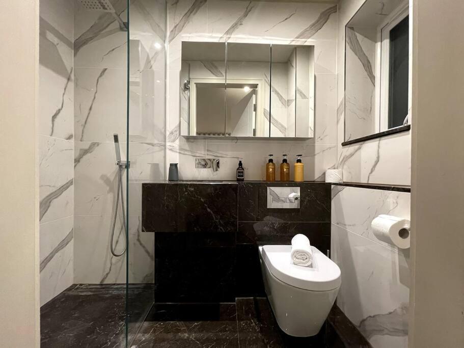 2Br Urban Vista Retreat Chcl F7 Lägenhet Chigwell Exteriör bild